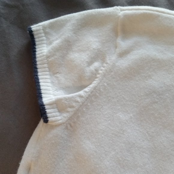 Tommy Hilfiger top - Picture 3 of 4